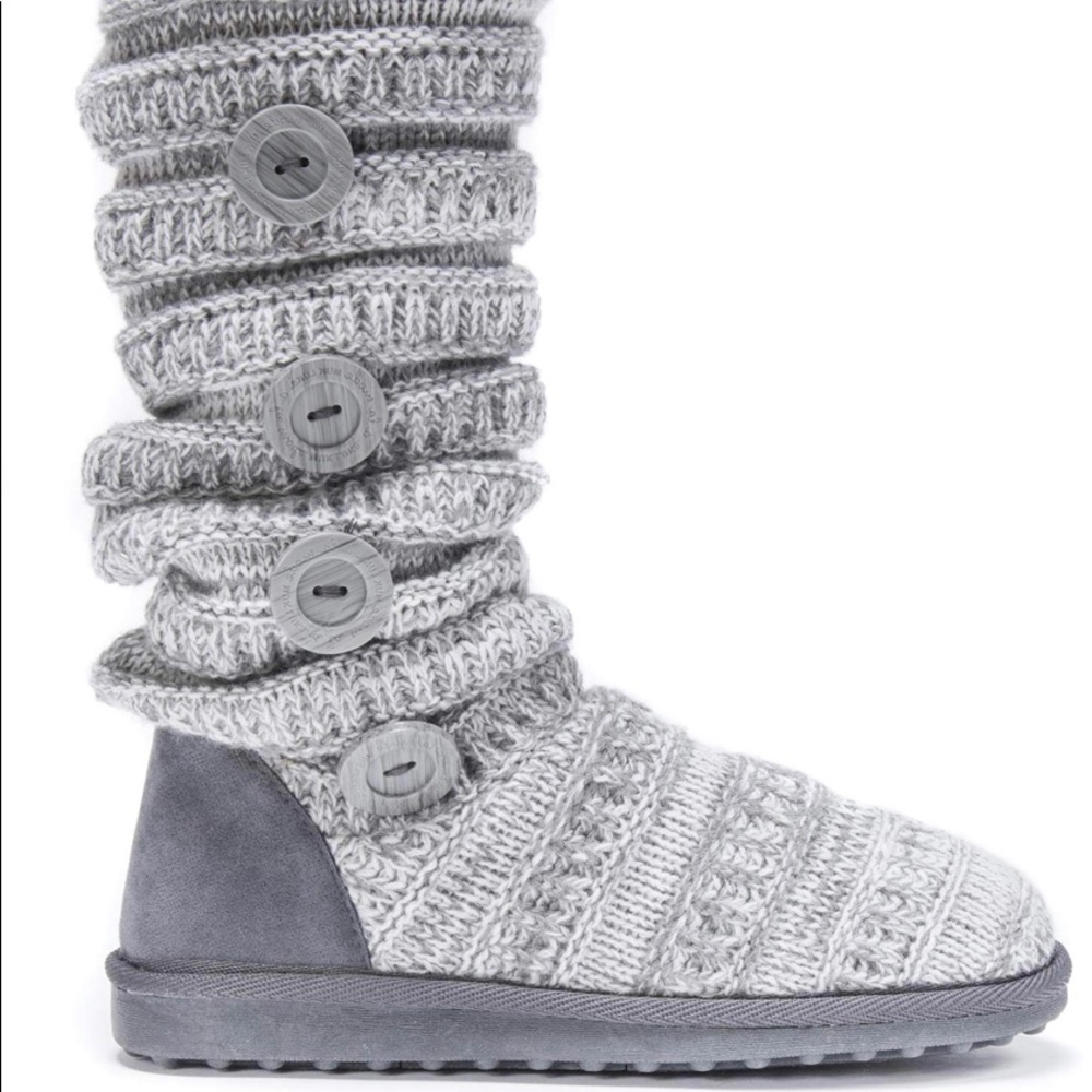 Women’s gray Muk Luks high slipper size 10